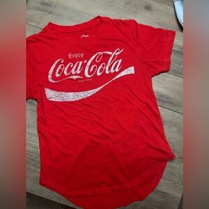 COCA COLA Red Logo Short Sleeve hi-Lo Summer T Shirt Top ~ Women's Size Medium